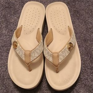 MICHAEL KORS SANDAL FLIP FLOP